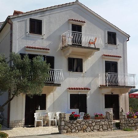 Apartmani Ana Schon Cres Exterior photo